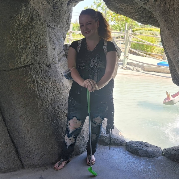 Meet your Posher, Whitney - Picture 6 of 7